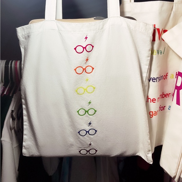 Harry Potter bundle of tops and totes - Picture 2 of 6